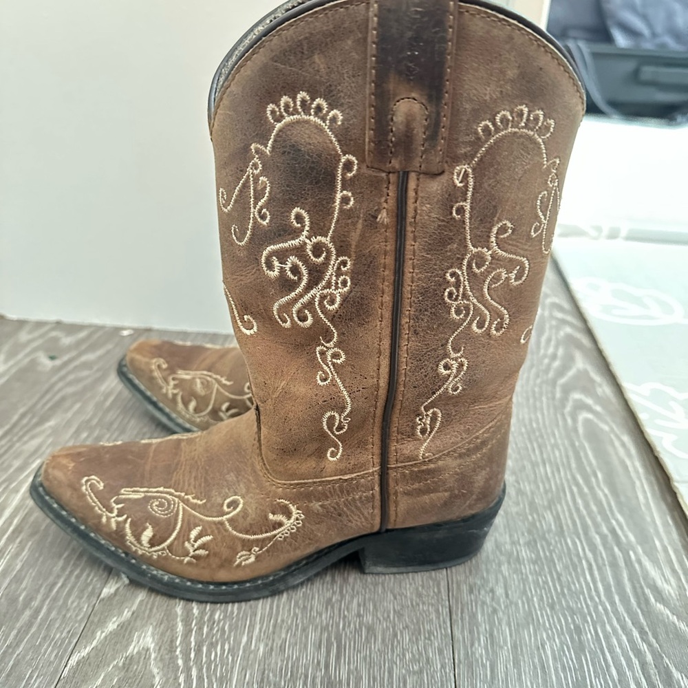 Brown Embroidered Western Cowboy Boots